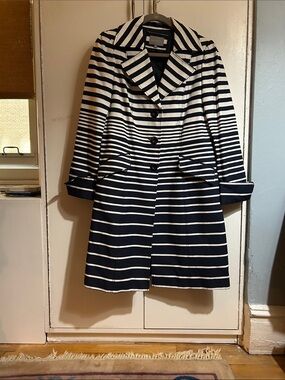 Adorable per una Navy and White Striped lightweight spring Jacket